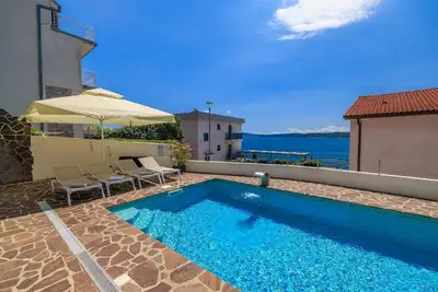 Image de Avec une super piscine à seulement 100 mètres de la plage