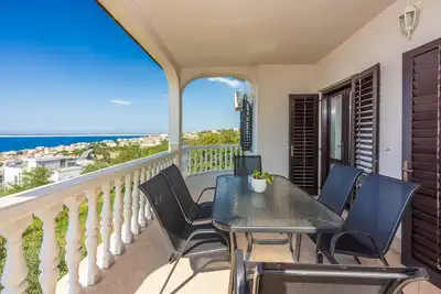 Image de Appartement vue mer avec WiFi, barbecue, climatisation et près de la plage