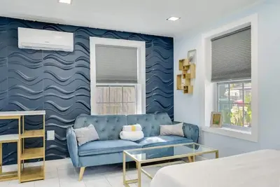 Image de Steps from the Beach! Your Pcb Cottage Awaits! - A