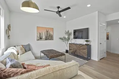 Image de Southern Utah gem! Kanab Condo with private Sauna! Near Zion and Bryce!