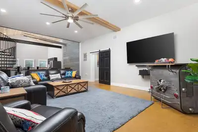 Image de Luxury Lakehouse Private Group Getaway For The Whole Family