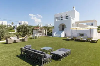 Image de Sensational Naxos Villa | 5 Bedrooms | Villa Ayame | Spacious Outdoor Area | Pyrgaki