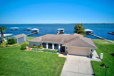 Image de Tranquil Lakefront Retreat