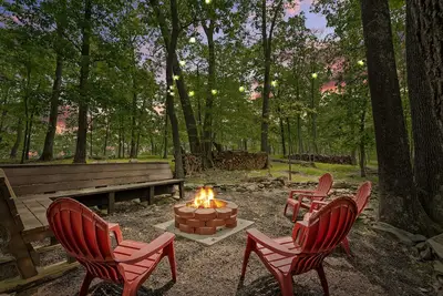 Image de Indoor Hot Tub: Free Access to Swimming and Lakes/Ping Pong/Billiards/Dog Friendly
