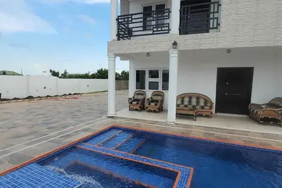 Image de Stunning 3 bedroom house with a private pool at a serene neighborhood in Tema 25