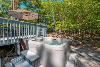 Image de Hot Tub / Fire Pit / Fire Place / Family