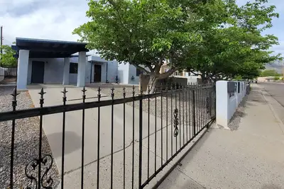 Image de This peaceful, relaxing house has beautiful mountain & sunset views