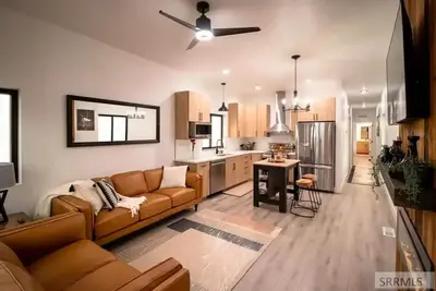 Image de New Mountain Modern Cabin - Unit 4\n\n