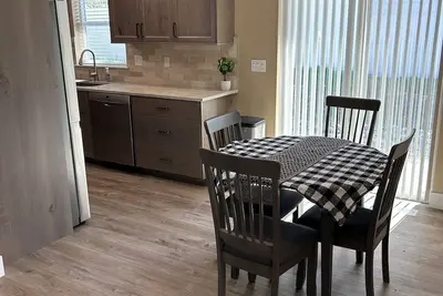 Image de Cozy 3 bed, 1 bath retreat with all the extras! Fully fenced, pet friendly!