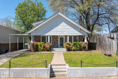 Image de Renovated Century Home - Spacious 3 Bed, 2. 5 Bath: Near Museums and Downtown!