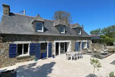 Image de Ancienne longère bretonne avec grand jardin proche de la mer!