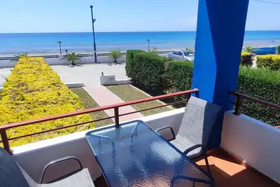 First line on the beach Seaview villa full equipment with everything you need