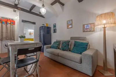 Image de Central Apartment with Exclusive Court!