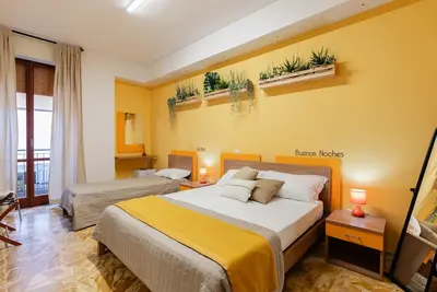 Image de Room Yellow - Holy Cross