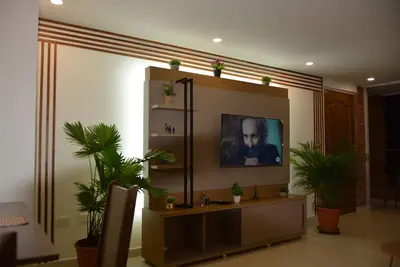 Image de Spacious and modern downtown apartment with breathtaking mountain views