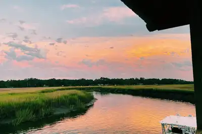 Image de Marsh Front Home with Deep Water Dock on White Chimney River-Shellman Bluff.