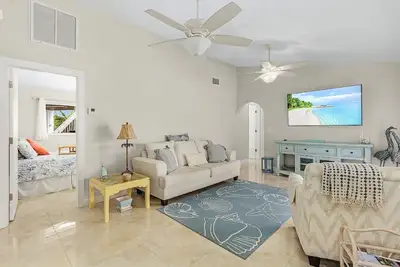 Image de Summer Special! Waterfront 3/2 Pine Island!