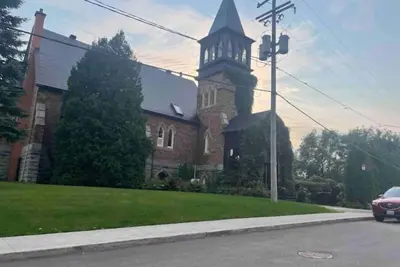 Image de Ancienne église, un séjour de rêve au coeur de Lévis. Vue imprenable sur Québec!