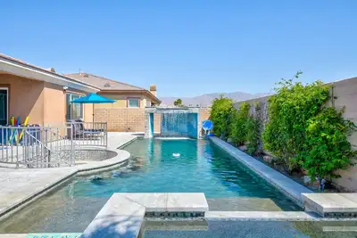 Image de Joshua Tree Escape: Pool • Spa • Bbq & Sleeps 12!