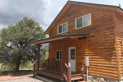 Image de Hilltop Cabin with Sunning Views on 11 Acres