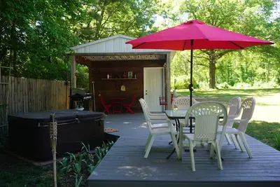 Image de Vacation like a local Michigander at Guy's Doll House! \nFamily & pet friendly.