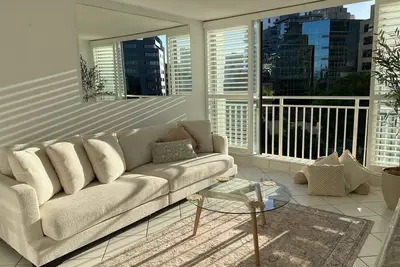 Image de Holiday haven nestled in the heart of Surfers Paradise!