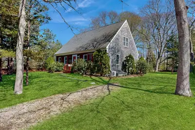 Image de 2-story home near the beach with large lawn, deck, W/D, streaming, & partial Ac