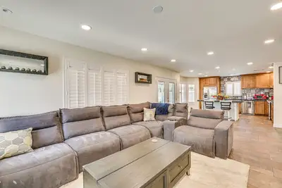 Image de Walk to State Farm Stadium: Spacious Home w/ Patio