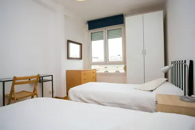 Image de Découvrez le mélange parfait entre confort et commodité dans notre élégant appartement de 4 chambres.
