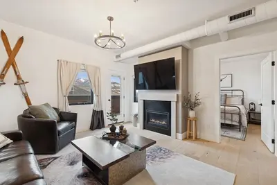 Image de Pet-Friendly Condo in Downtown Whitefish! Nearby Shops!