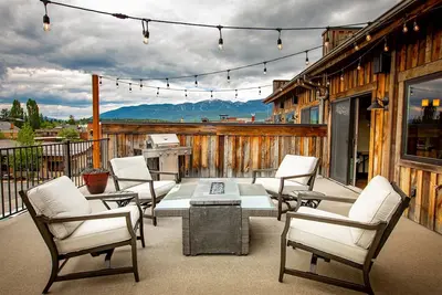 Image de Spend Winter in Whitefish! Stunning Penthouse in Heart of Downtown Whitefish!