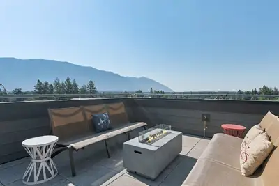 Image de Summer Stays Available! Luxury Condo in the heart of Columbia Falls, gateway to Glacier!