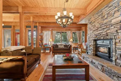 Image de Spend Winter Here! Community Indoor Pool, Hot Tub, and Sauna! Big Mountain Home!