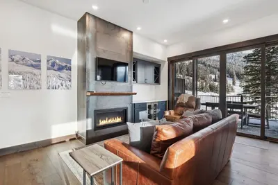 Image de Stunning Chalet off Chair 3! Hot tub! Fitness Center!