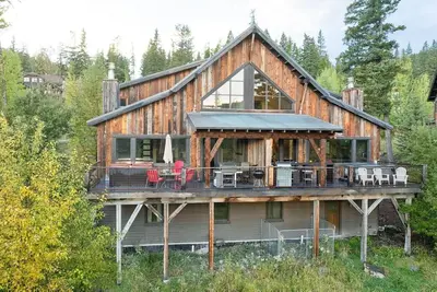 Image de Winter Availability! Ski-in Ski-out! Big Mountain! Private Hot Tub! Fireplace!