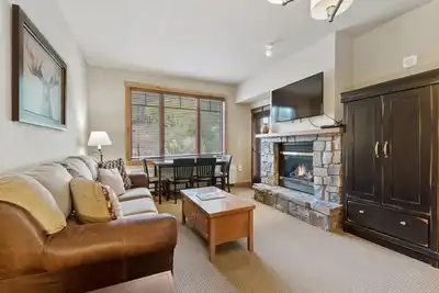 Image de Ski-in Ski-out Whitefish Mountain Morning Eagle Condo!