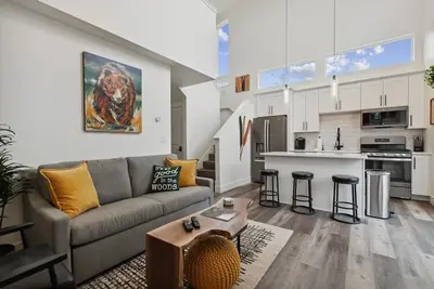 Image de Explore Whitefish this Winter! Beautiful home with Mountain Views! Quarry unit!