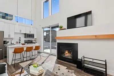 Image de Book Today for a Winter Getaway! Beautiful Pet Friendly Quarry unit!