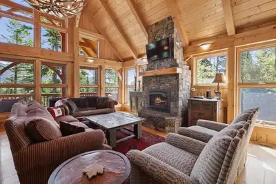 Image de Book a Ski Stay! Ski-in/Ski-out Big Mountain Home! Hot Tub and Sauna!