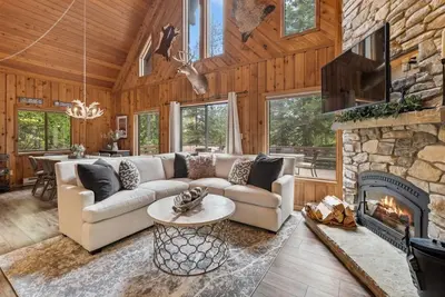 Image de Home in Ptarmigan Village! Hot Tub! Community Pool Access!