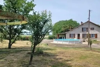 Image de Jolie Maison Ă la Campagne Avec Piscine et Jacuzzi