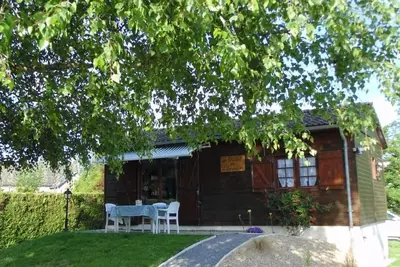 Image de Chalet paisible en impasse sur les rives de la rivière Arroux