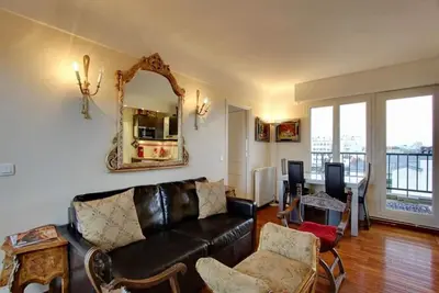 Image de Luxury 2br with Eiffel views- rooftop apartment