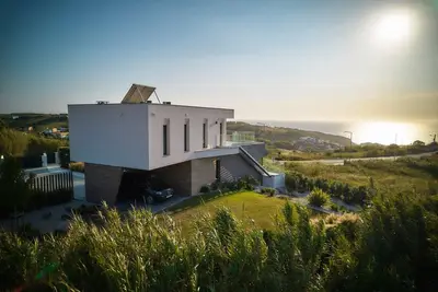 Image de Villa aan de Zilverkust met Zicht op de Oceaan. Www. silvertwistvilla. com
