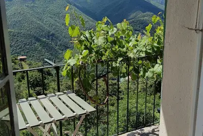 Image de vue Exeptionelle Dans Ville de Charme a 1h de Nice