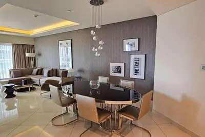 Image de Paramount Elegance: 3-Br at Downtown