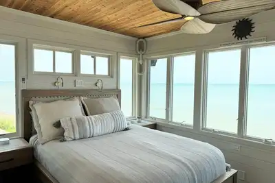 Image de Luxury Boat House Getaway