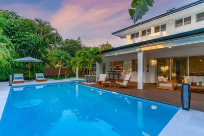 Image de 6br | Heated Pool | Jacuzzi | Sauna | Beach area