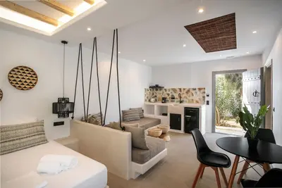 Deluxe family room in Naxos town (shared pool)