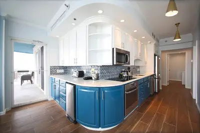 Luxurious 4-bedroom Oceanfront Villa!